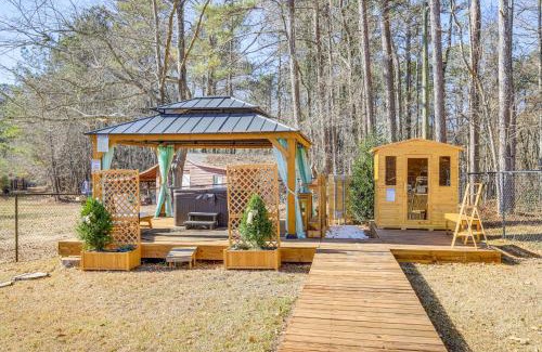 Graham Casa | Private Hot Tub and Sauna Georgia Nature Retreat!
