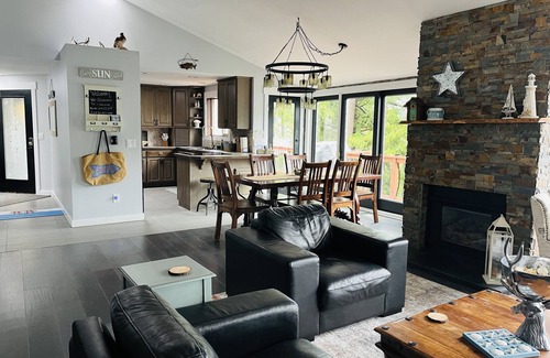 Sudden Valley Casa | Private Hot Tub and Sauna on the Lake