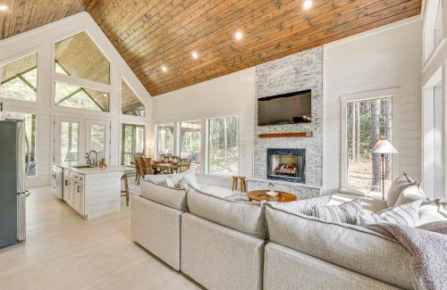 Pickens Casa | Private Hot Tub Cabin 13 Mi to Broken Bow Lake