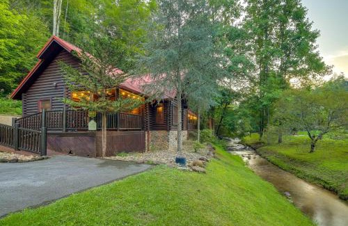 Gatlinburg - Pigeon Forge Casa | Private Hot Tub Creekside Sevierville Sanctuary