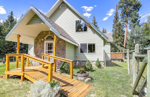 Lincoln Casa | Private Hot Tub Enchanted Hideaway in Lincoln!