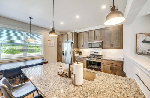 Fraser Casa | Private Hot Tub: Newly Built Fraser Townhome