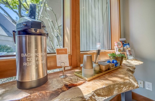 Century West Apartamento | Suite privada de estilo hotel en Bend con acceso al gimnasio.