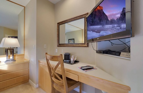 Century West Apartamento | Suite privada de estilo hotel en Bend con acceso al gimnasio.
