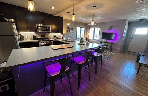 Parkland Hills Casa | La Casita Glam - NobHill / UNM / KAFB / Ridgecrest