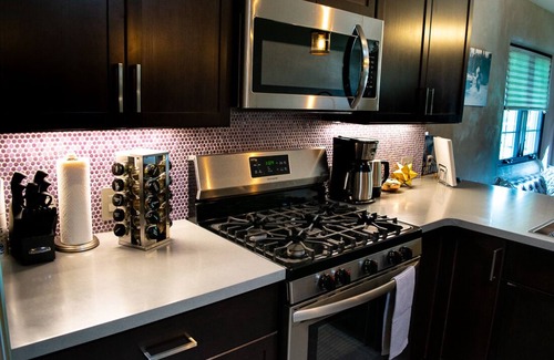 Parkland Hills Casa | La Casita Glam - NobHill / UNM / KAFB / Ridgecrest