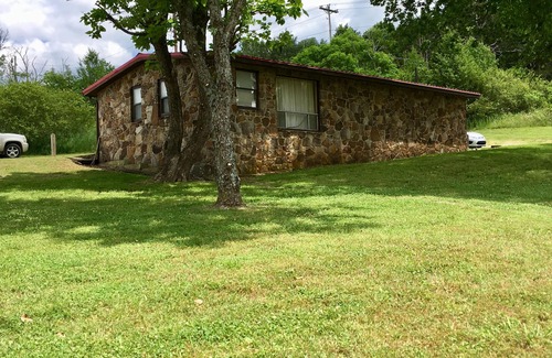Norfork Casa | Casa privada ubicada segundos lejos del acceso a Norfork y al río Blanco