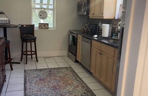 Drayton Casa | Private House on a Hill with flexible check in and check outs.