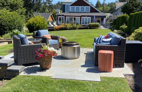 Camano Island Casa | Private House on the Waterfront in Quiet Beach Neighborhood.