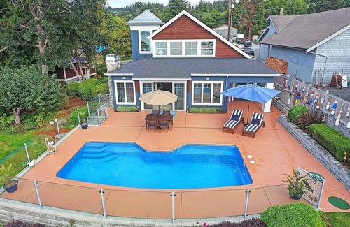 Camano Island Casa | Private House on the Waterfront in Quiet Beach Neighborhood.