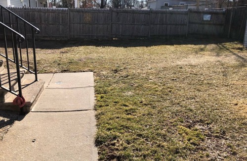 Perth Amboy Casa | Private house with 3 bedrooms and 1 bathroom and free parking convenient to NYC Manhattan bus and train