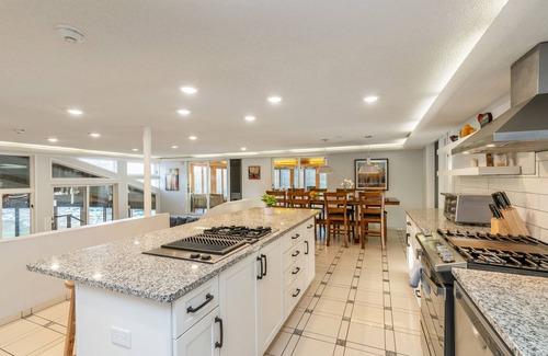 Narrowsburg Casa | Private Indoor Pool - Hot Tub - 2 Fishing Ponds - 33 Acres