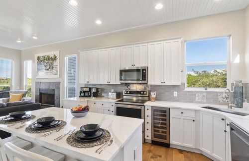 Terra Ceia Villa | Private Island: Canal Front Luxury/Amazing Views/5 Kayaks/3 Bikes. 3 Bed/3 Bath