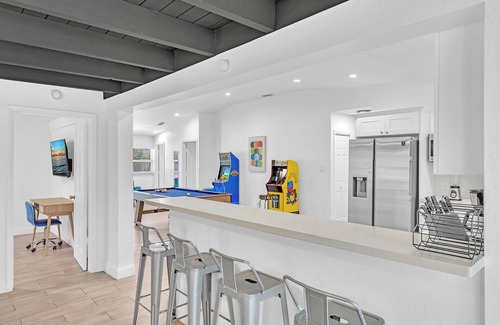 South Corals Casa | Private Jungle Pool Home - Arcade Games & Pool