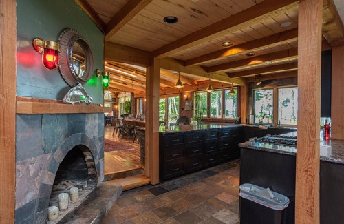 Baileys Harbor Cabina | Private Kangaroo Lake Waterfront home in Baileys Harbor