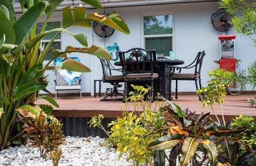 Bradenton Cabaña | Private King Bed Suite-Near AMI Beach-Walk D’Town.