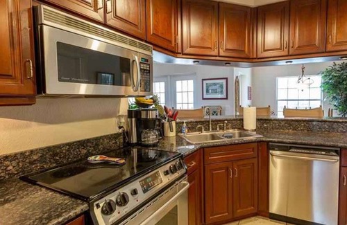 Auburndale Casa | private Lake house by the canal of lake Arietta