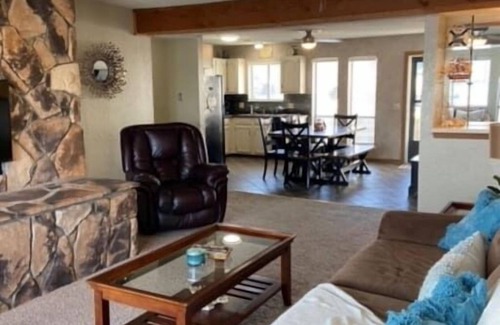 Osage Beach Condominio | Private Lakefront Condo W/ Boat Slip