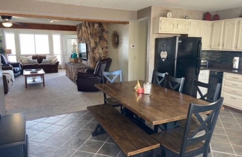 Osage Beach Condominio | Private Lakefront Condo W/ Boat Slip