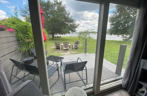 Clermont Cabaña | Private Lakefront Cottage – Bright, Peaceful, and Perfect for a Relaxing Escape.