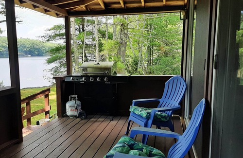 Bristol Cabaña | Private Lakefront Cottage Retreat