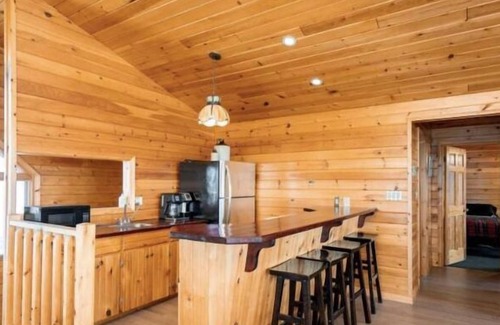 St. Andrews Cabina | Private LakeFront Fishing Sanctuary on 22 Acres