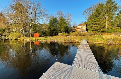 Paupack Casa | Private Lakefront on Fairview Lake - Sleeps 6-8