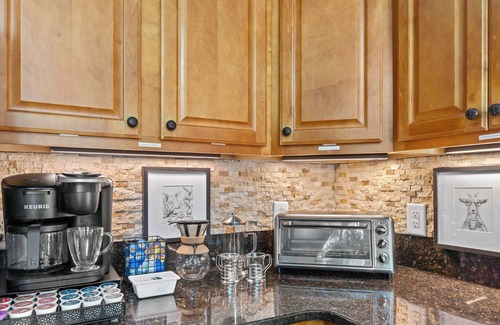 Eatonton Casa | Private Lakefront Spread: BigH2O, Smokehouse, Spa, Firepits, Fence, Pets