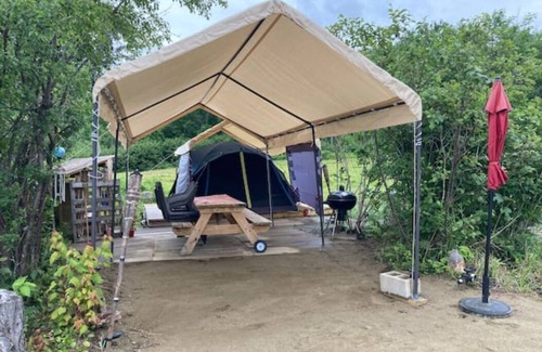 Concord Alquiler De RV | Private Lakeside Camping with Included Tent, Air Mattresses, Kayaks, Fire Wood
