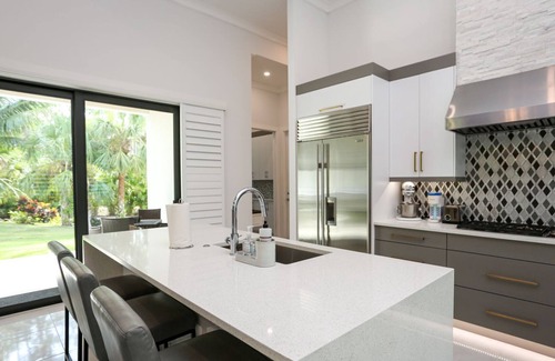 Naples Cabaña | PRIVATE LAZY RIVER, 2 BEDS 2 BATHS, LOGAN WOODS, FURNISHED SEASONAL RENTAL
