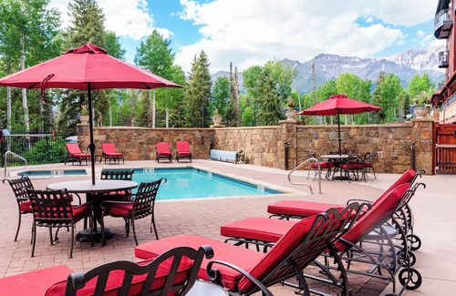 Mountain Village Hotel | Habitación King con cierre económico en Bear Creek Lodge, CO