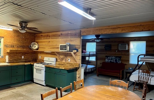 Forest Home Cabina | Private Lodge on 80 Acres of Private Property