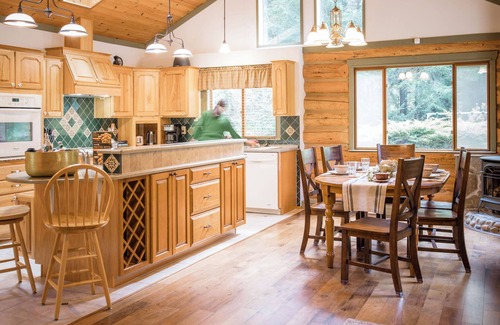 Clinton Cabina | Private Log Cabin on Whidbey Island
