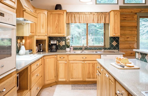 Clinton Cabina | Private Log Cabin on Whidbey Island