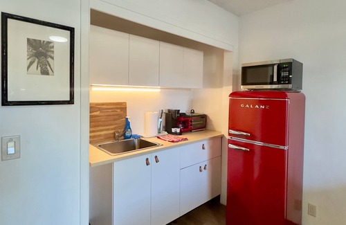 Westside Costa Mesa Casa | Red Fridge Hideaway Private & Comfortable Studio!