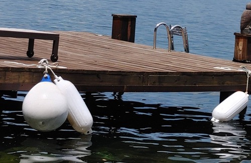 Trumansburg Cabaña | PRIVATE. Lots of room to spread out! 2 Hugh docks. Water toys. Parking!