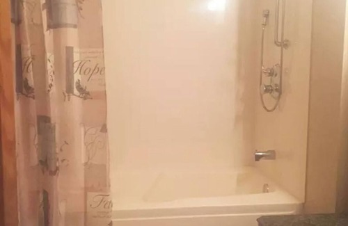 Frankfort Apartamento | Privado de nivel inferior 2 Dormitorio espacio de invitados.