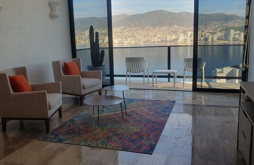 Unta Bruja Villa | Villa de Lujo Frente al Mar en Acapulco - ¡Oferta!
