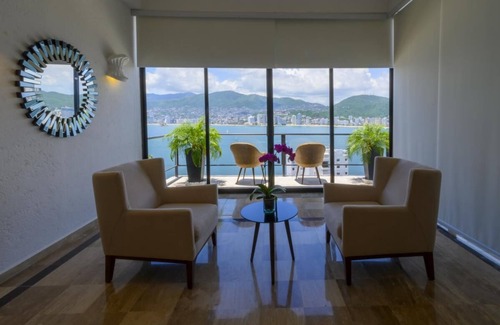 Unta Bruja Villa | Villa de Lujo Frente al Mar en Acapulco - ¡Oferta!