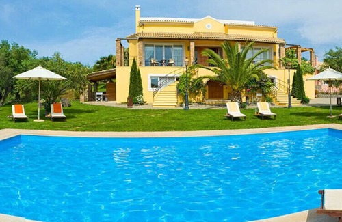 Vassilatika Villa | Villa Privilege con cancha de tenis con piscina climatizada interior y exterior (para 16 personas)
