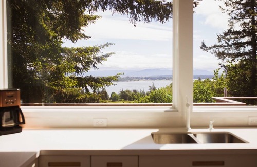 Lummi Island Casa | Private Luxury Home- Sea/Forest!
