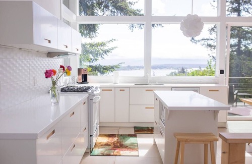 Lummi Island Casa | Private Luxury Home- Sea/Forest!