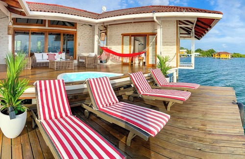 Bocas del Toro Casa | Private Luxury Over the Water Bungalow