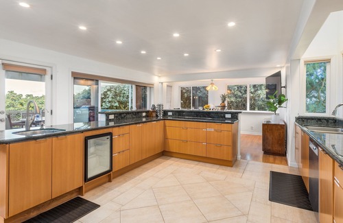 Laie Casa | Propiedad de lujo frente al mar privado en Kahuku North Shore!