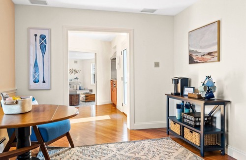 West Mystic Casa | Private Luxury Retreat <1 Mile to Downtown - Near Seaport & Aquarium - 5000sqft