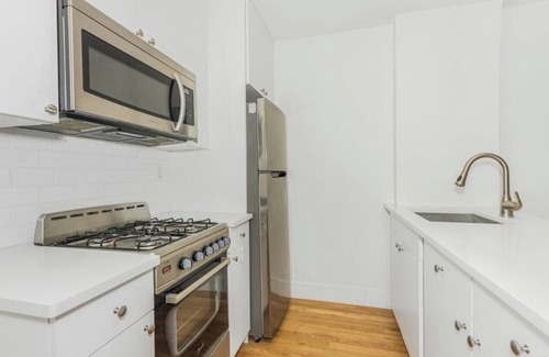 Clason Point Casa | Private luxury short/long term rentals for traveling medical professionals.