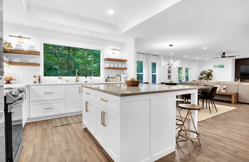 North Brookhaven Casa | Private Luxury Spacious Atlanta Home