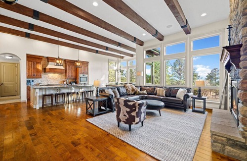 Colorado Springs Casa | Private Luxury Lodge in Colorado Forest