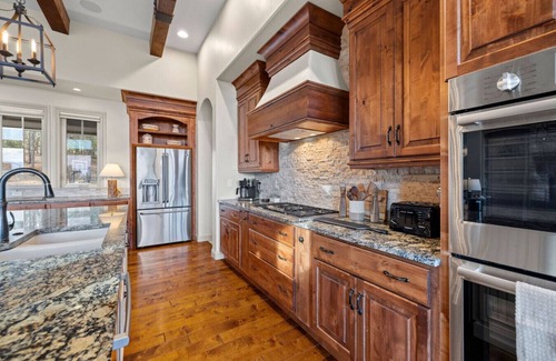 Colorado Springs Casa | Private Luxury Lodge in Colorado Forest