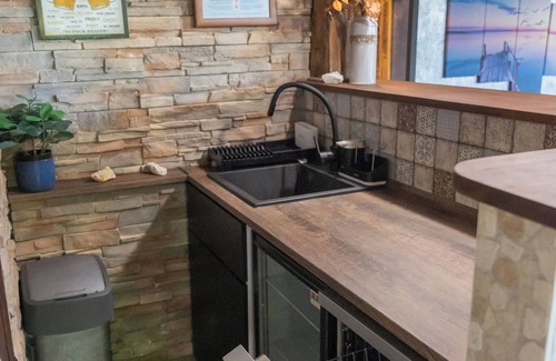 District XXII Villa | Privado villa de lujo con piscina cubierta para grupos de hasta 24 personas 7bdr